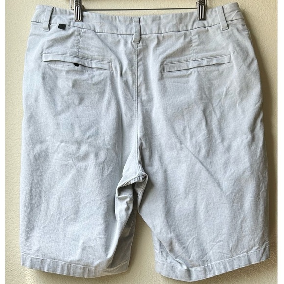 Lululemon Commission Short Qwick Oxford 11" *Relaxed White / Black Sz 36 - Picture 9 of 16